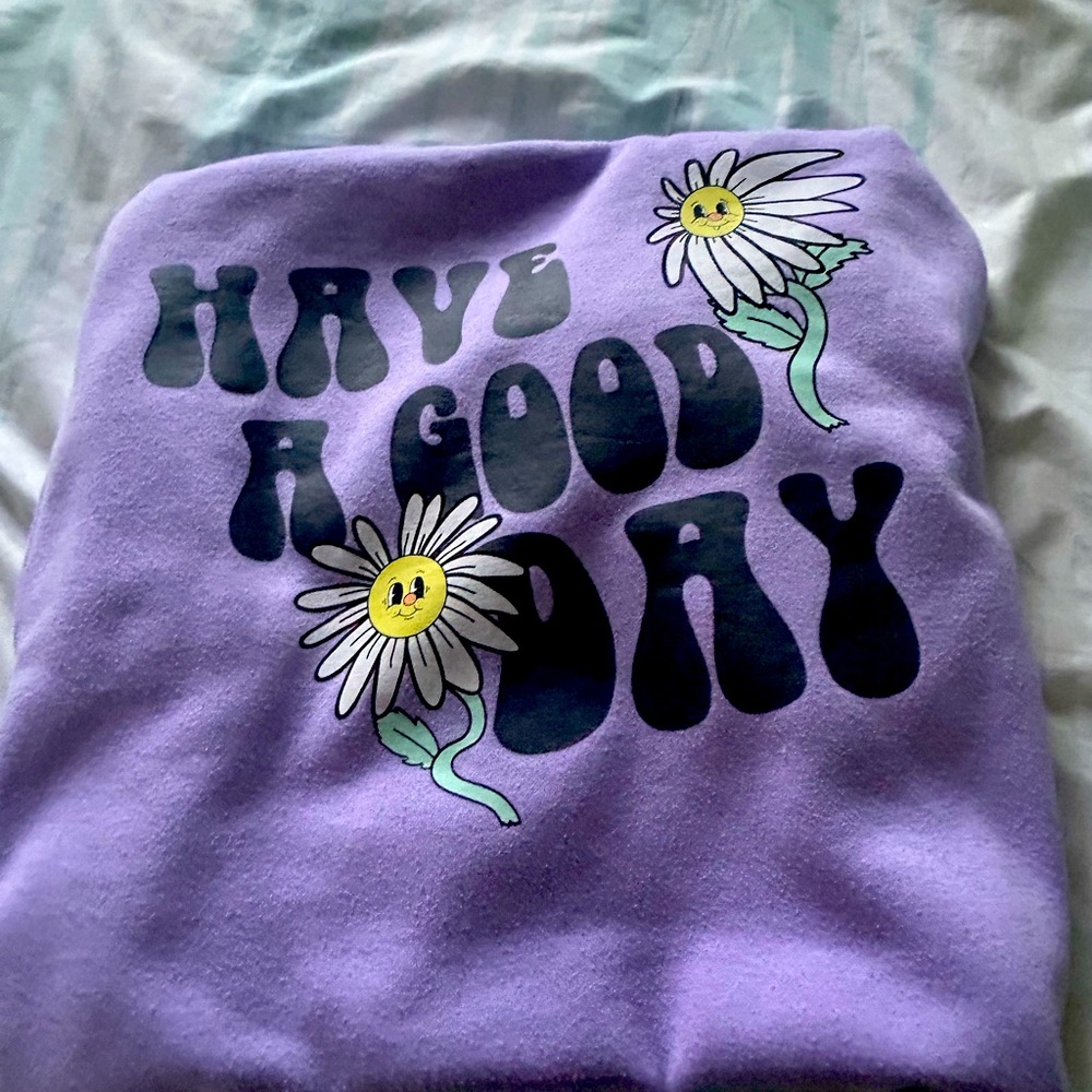 I’m selling this purple no zipper sweater